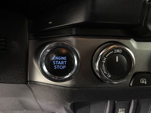 Used 2019 Toyota Tacoma TRD Off-Road image 14