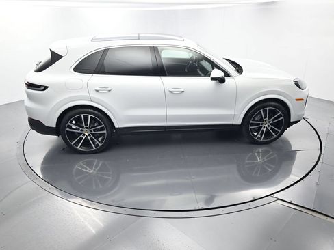 Certified 2024 Porsche Cayenne AWD/4WD image 39