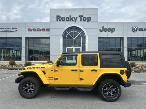 Used 2019 Jeep Wrangler Unlimited Rubicon w/ Cold Weather Group AWD/4WD image 1