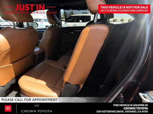 Used 2022 Toyota Highlander Platinum FWD image 8