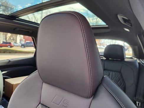 New 2025 Audi SQ5 Prestige image 13