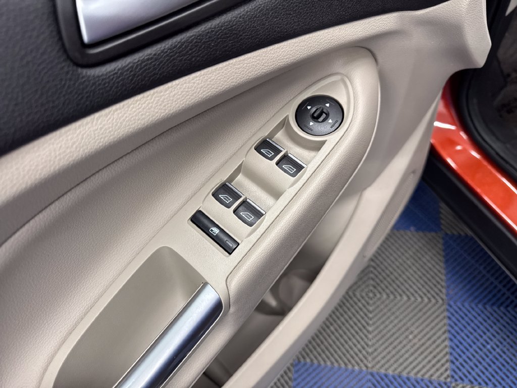 Used 2019 Ford Escape SE AWD/4WD image 12