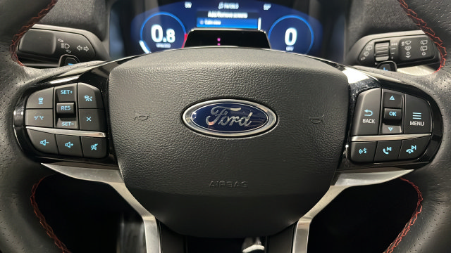 Used 2025 Ford Explorer ST AWD/4WD image 16