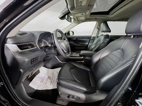 Used 2023 Toyota Highlander XLE image 21