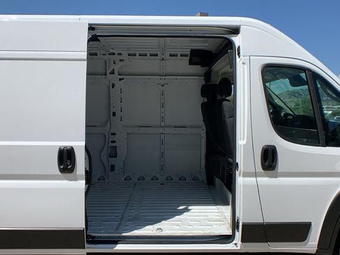 Used 2025 RAM ProMaster 2500 w/ Convenience Group FWD image 20