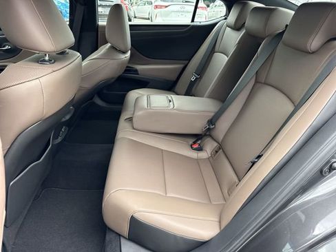 Used 2025 Lexus ES 350 w/ Premium Package FWD image 23