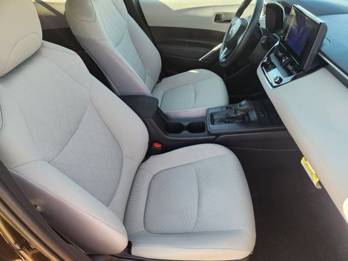 Used 2026 Toyota Corolla Cross LE w/ Moonroof Package FWD image 17