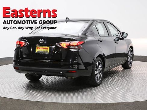 Used 2023 Nissan Versa SV image 5