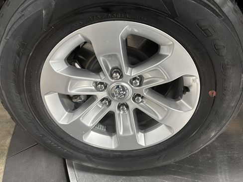 Used 2024 RAM 1500 Laramie image 13