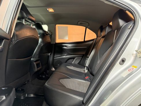Used 2019 Toyota Camry SE image 12