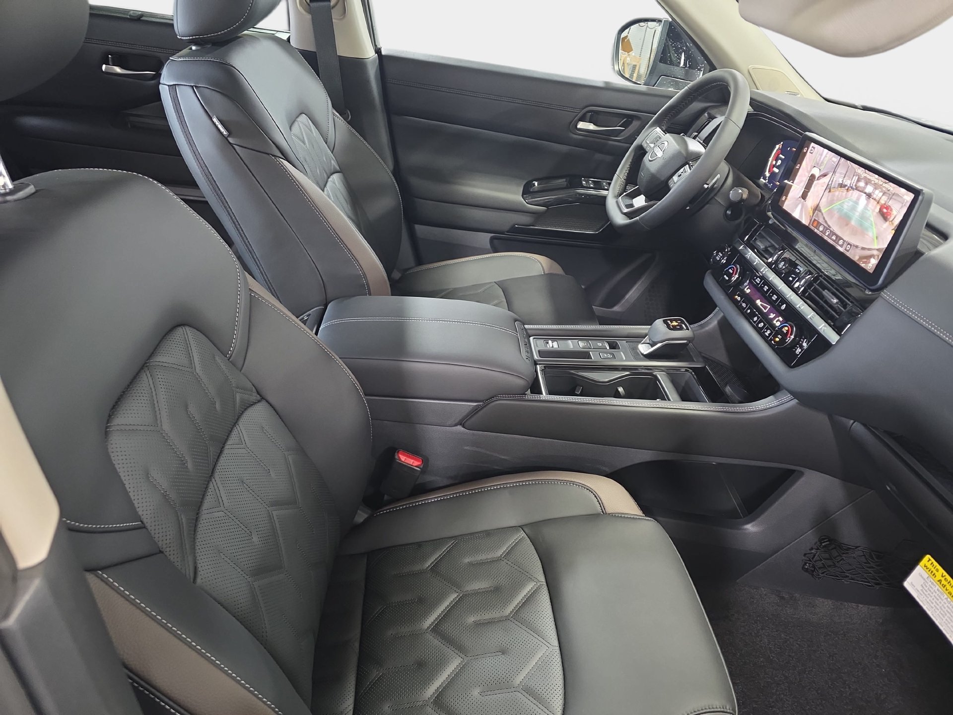 New 2026 Nissan Pathfinder Platinum FWD image 10