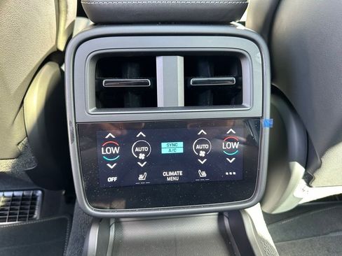 Used 2025 Porsche Taycan Turbo S image 31