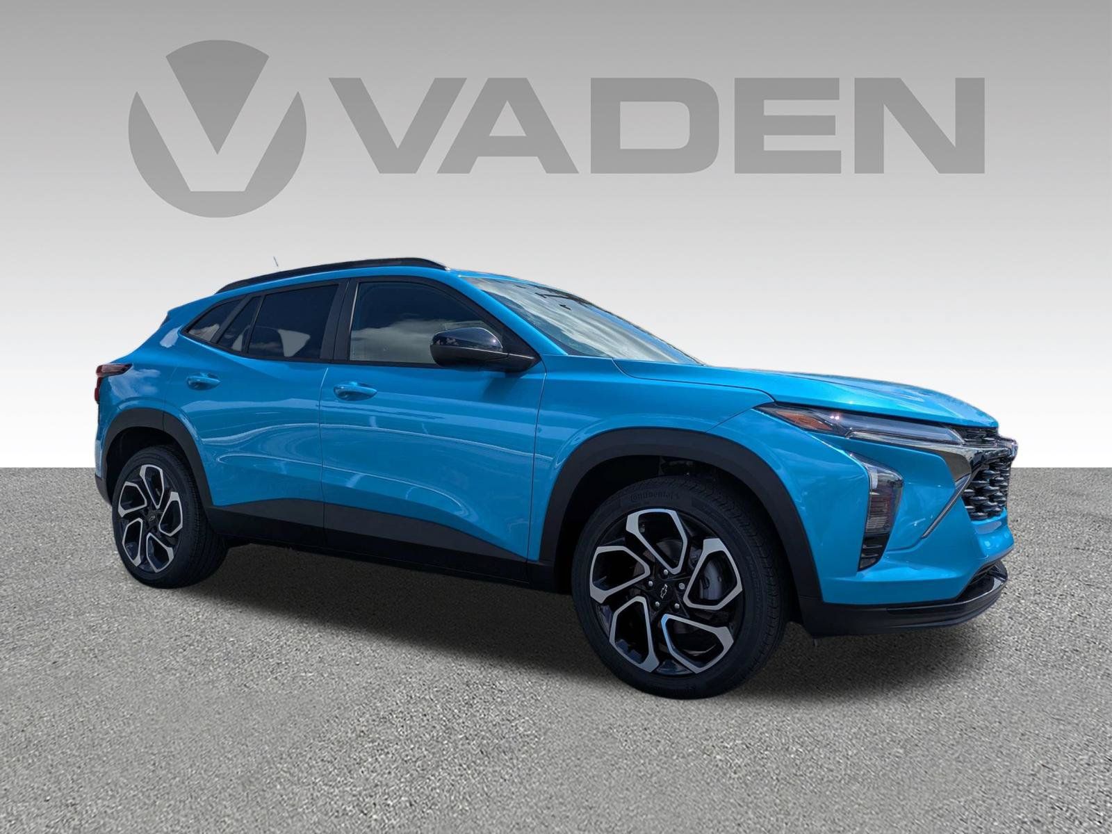 New 2026 Chevrolet Trax RS w/ Sunroof Package FWD image 3