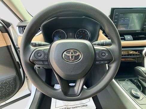 Used 2021 Toyota RAV4 XLE image 37