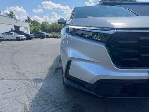Used 2024 Honda CR-V EX image 10