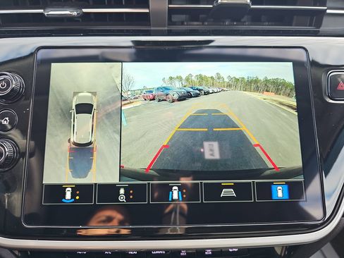 Used 2023 Chevrolet Bolt EUV Premier w/ Sun & Sound Package image 23