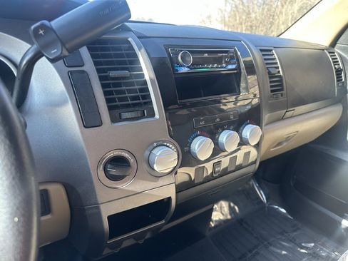 Used 2012 Toyota Tundra 4x4 Double Cab image 17