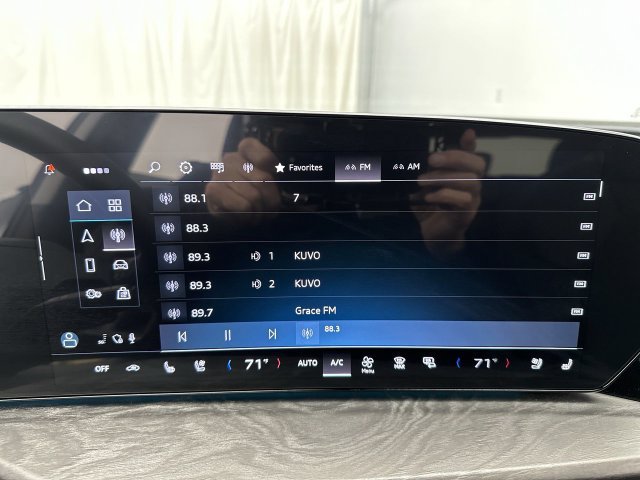 Used 2025 Audi Q5 Premium Plus w/ Premium Plus AWD/4WD image 16