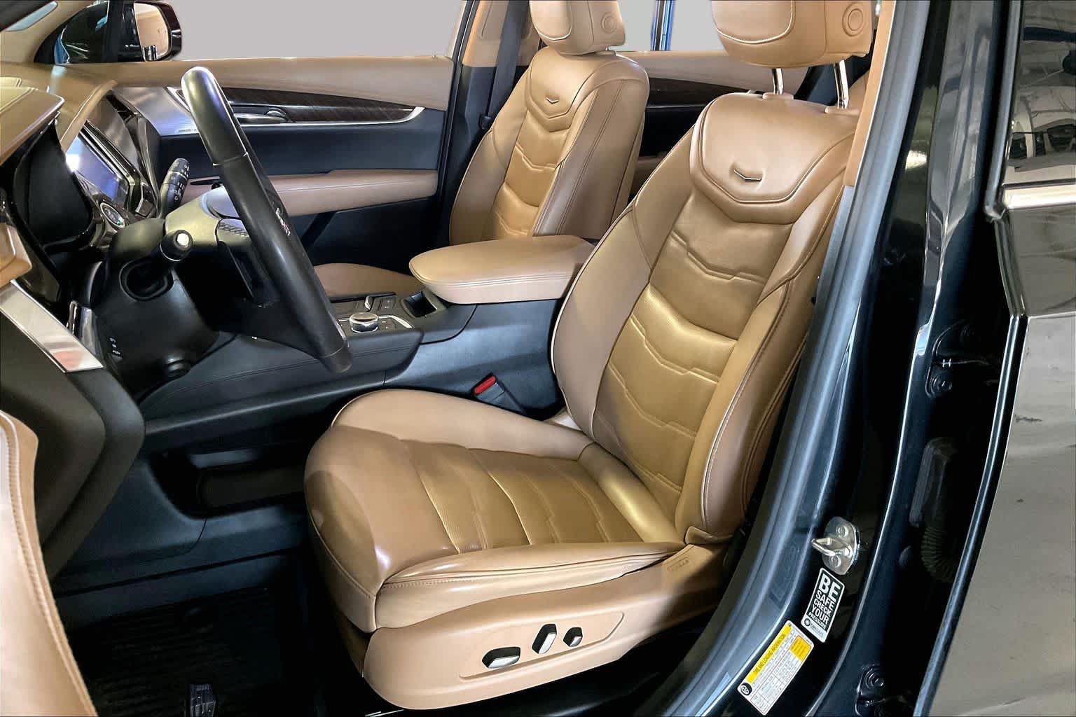 Used 2020 Cadillac XT6 Premium Luxury w/ Platinum Package FWD image 7