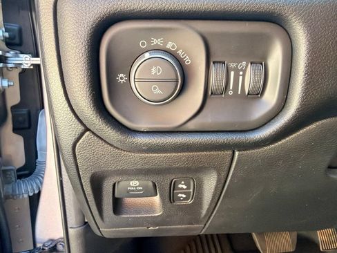 Used 2022 RAM 1500 Laramie AWD/4WD image 30