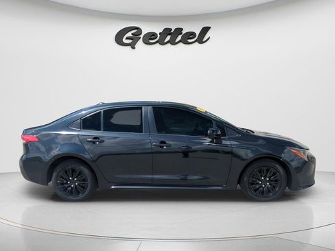 Used 2020 Toyota Corolla LE image 3