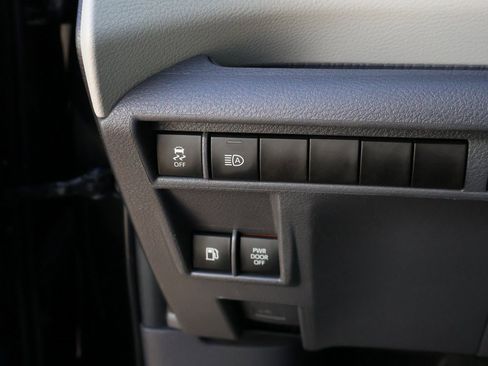 Used 2024 Toyota Sienna XLE image 41