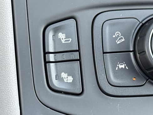 Used 2024 GMC Terrain SLE w/ Driver Convenience Package FWD image 14