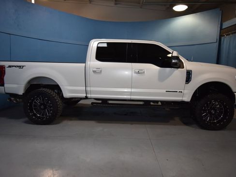 Used 2022 Ford F250 Lariat w/ Lariat Ultimate Package image 47