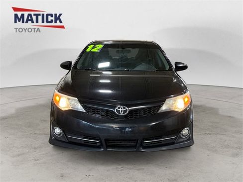 Used 2012 Toyota Camry SE image 2
