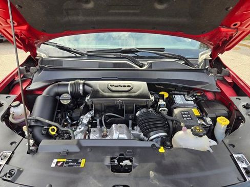 Used 2025 Jeep Compass Limited image 30