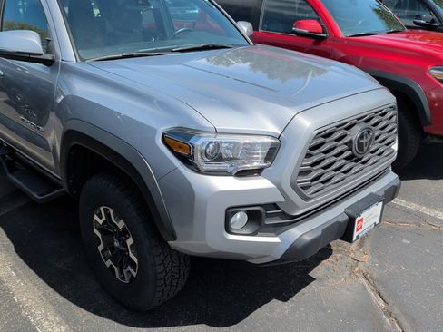 Used 2021 Toyota Tacoma TRD Off-Road AWD/4WD image 8