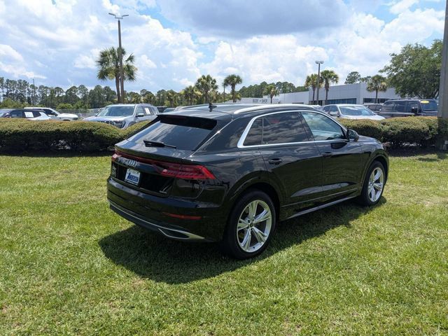 Used 2022 Audi Q8 Premium AWD/4WD image 3
