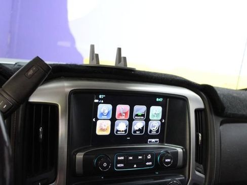 Used 2018 GMC Sierra 2500 SLT w/ Duramax Plus Package AWD/4WD image 19