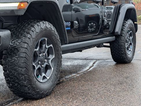 Used 2022 Jeep Wrangler Unlimited Rubicon 4xe w/ Cold Weather Group AWD/4WD image 5