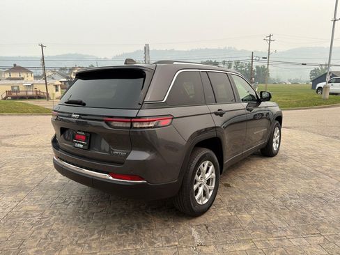 Used 2023 Jeep Grand Cherokee Limited AWD/4WD image 8
