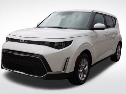 Certified 2023 Kia Soul LX w/ LX Technology Package image 6