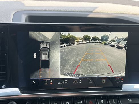 Used 2024 Chevrolet Silverado 1500 LTZ w/ LTZ Premium Package AWD/4WD image 27