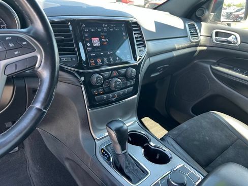 Used 2022 Jeep Grand Cherokee Laredo X AWD/4WD image 32