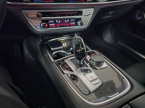 Used 2016 BMW 750i xDrive image 33