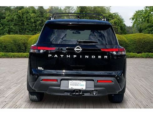 Used 2025 Nissan Pathfinder SV w/ SV Premium Package FWD image 5
