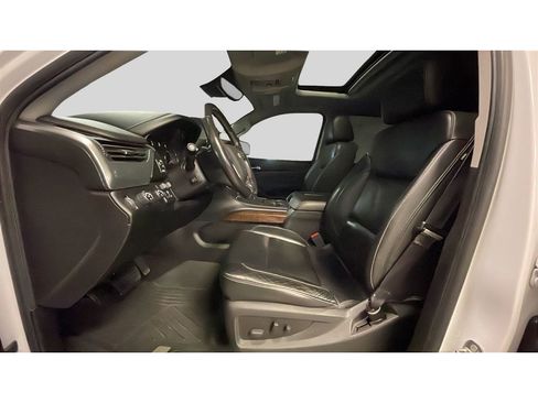 Used 2016 Chevrolet Suburban LT w/ LT Signature Package image 12