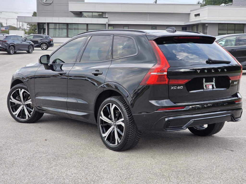 Used 2022 Volvo XC60 B6 R-Design w/ Advanced Package AWD/4WD image 7