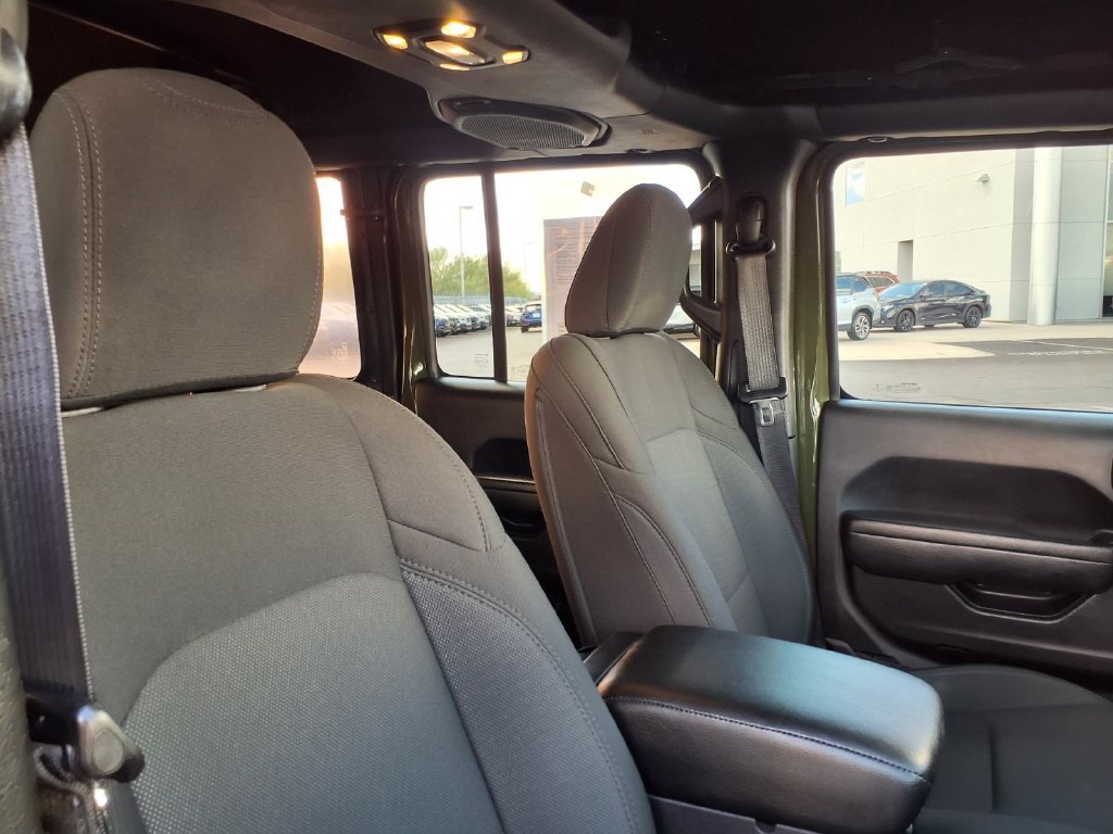 Used 2022 Jeep Wrangler Unlimited Sport AWD/4WD image 18