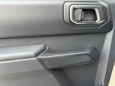 New 2025 Ford Bronco Badlands image 14