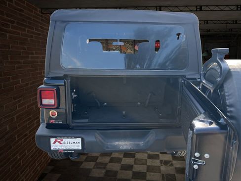 Used 2022 Jeep Wrangler Sport AWD/4WD image 10