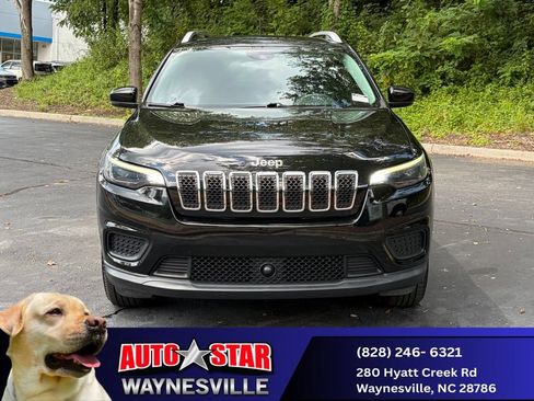 Used 2021 Jeep Cherokee Latitude w/ Mopar Interior Package AWD/4WD image 7