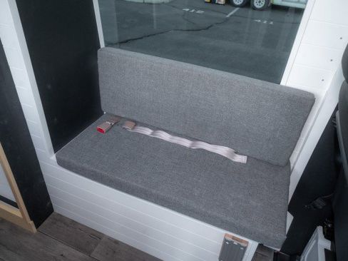 Used 2024 Mercedes-Benz Sprinter 2500 image 21