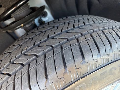 Used 2025 Chevrolet Traverse LT w/ Enhanced Driving Package image 29