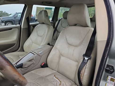 Used 2007 Volvo V70 2.4 image 18