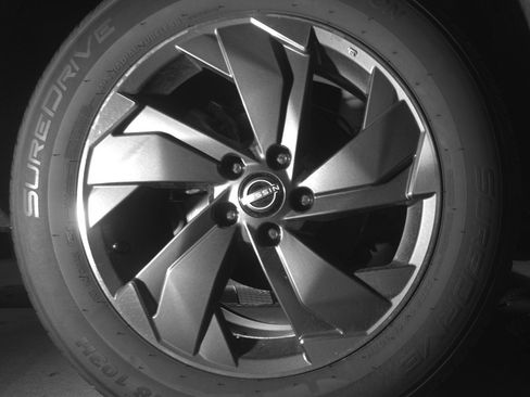 Used 2025 Nissan Rogue SV FWD image 15